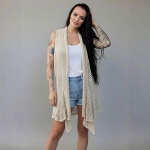 Hooked Up ✦ Beige Crochet Open Knit Vest ✦ Textured Sleeveless Boho Layering L